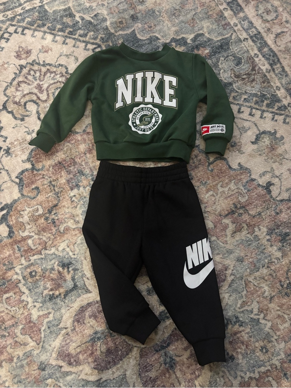 Nike Toddler Green Sweatshirt and Black Logo Joggers Set
